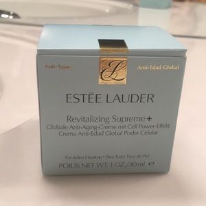 Estée Lauder Revitalizing Supreme +